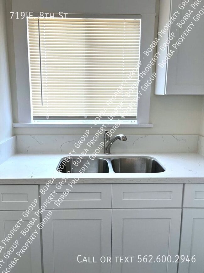 Foto del edificio - 719 E 8th St