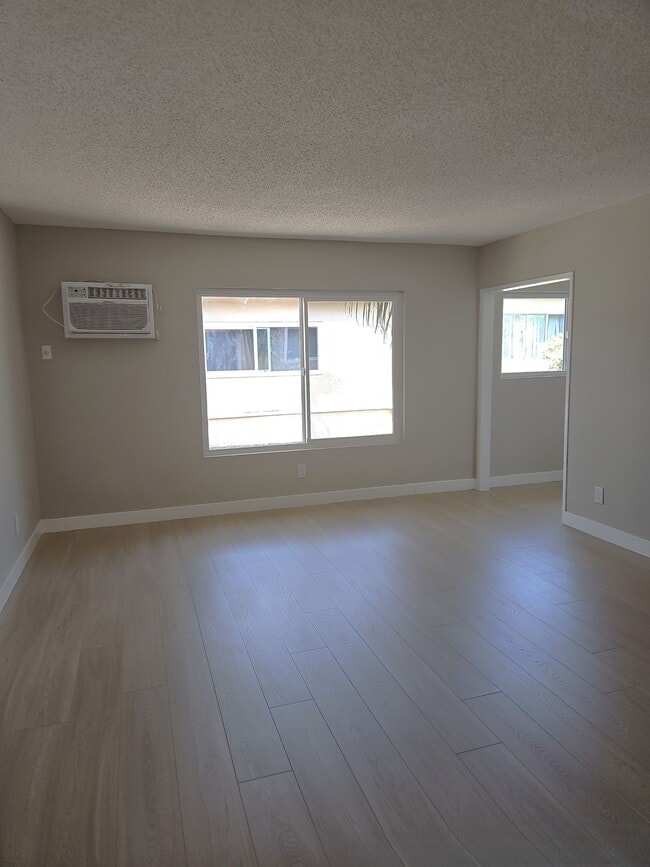 Foto del edificio - 8629 Willis Apartments