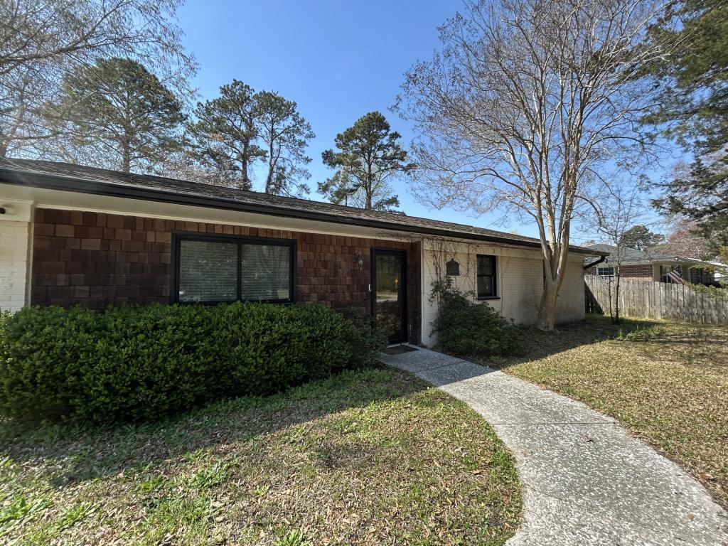 Photo - 405 Kingston Rd