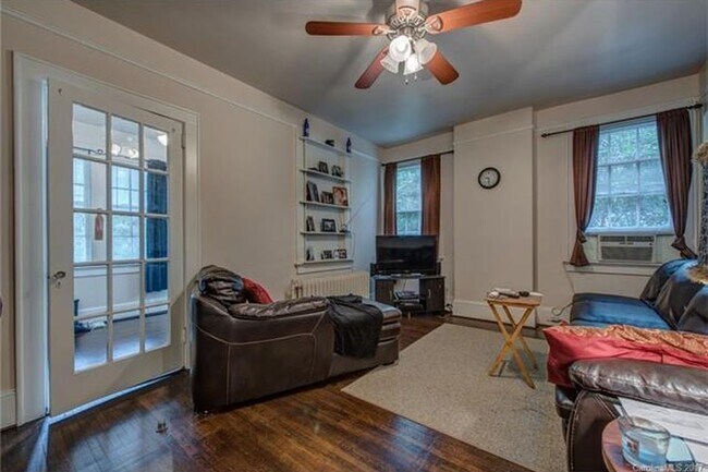 Building Photo - 506 S Lee St