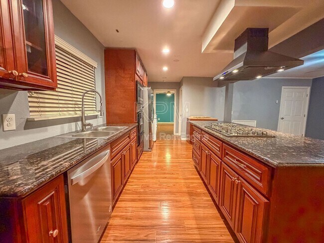 Foto del edificio - 420 E Hampton St