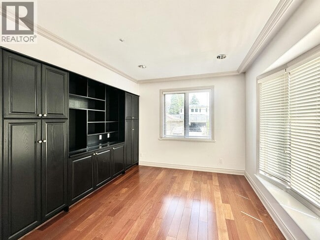 Building Photo - 883 W 52nd Ave