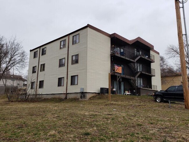 Foto del edificio - 1 Unit Available!!-Bonner Springs Apartment!!