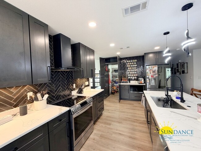 Building Photo - Custom 4BR Pool Home in Kenwood with Bonus Room & Private Backyard!