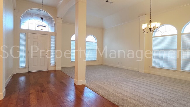 Photo - 1304 Hillcrest Dr House