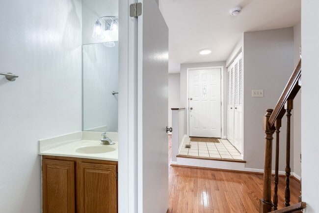 Building Photo - Welcome to this beautiful 3bd 3.5bth brick-front townhome in the highly sought-after Copperfield ...