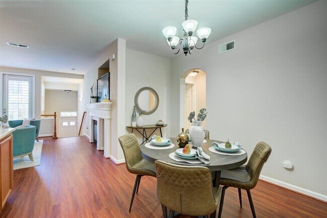 Foto del edificio - Modern Dublin Condo w/ Dual Suites & Resort-Style Amenities
