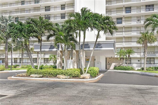 Building Photo - 10680 S Ocean Dr