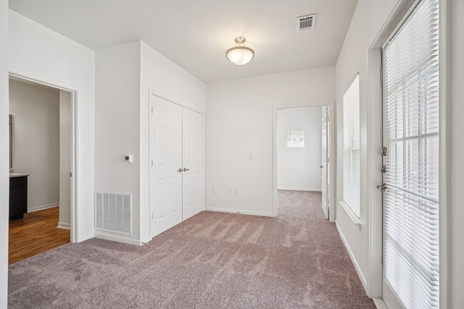 1/1 Dining Room - OAK VALLEY