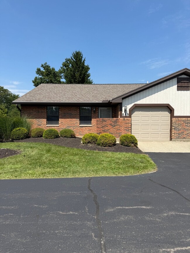 Building Photo - 889 Peach Leaf Dr