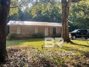 Building Photo - 41655 Pine Cir Dr