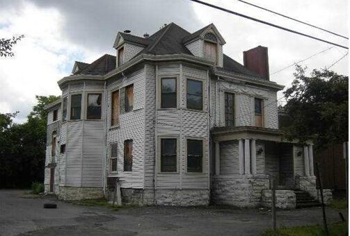 Primary Photo - 210 Hawley St