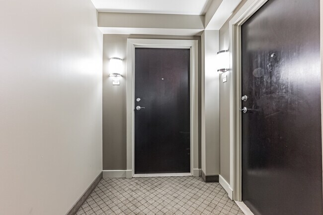 Building Photo - 851 N Glebe Rd