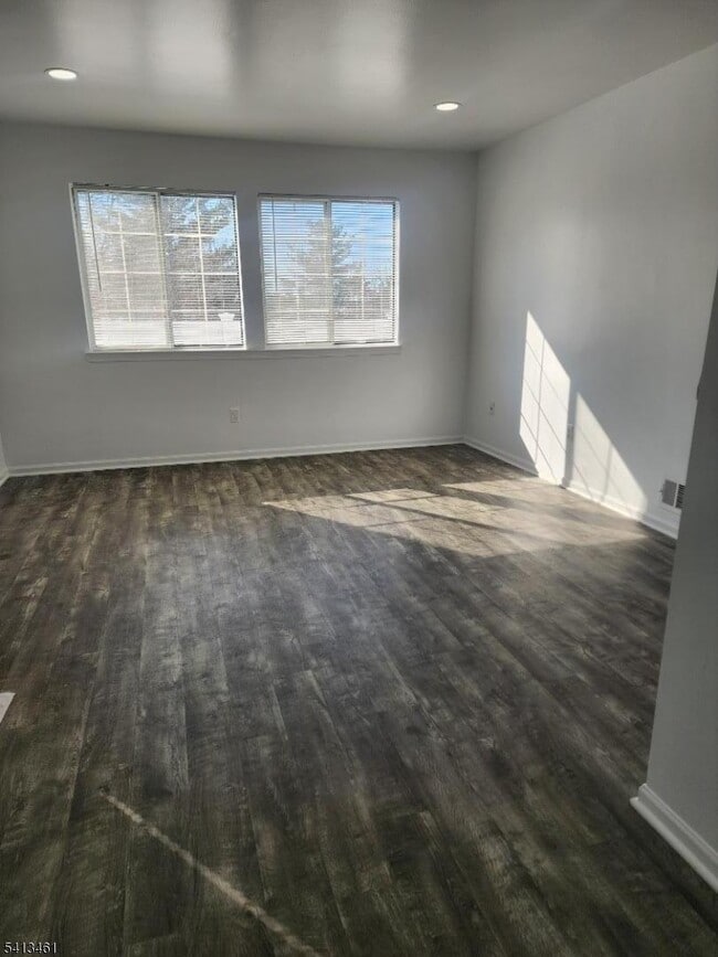 Building Photo - 31 Kensington Rd