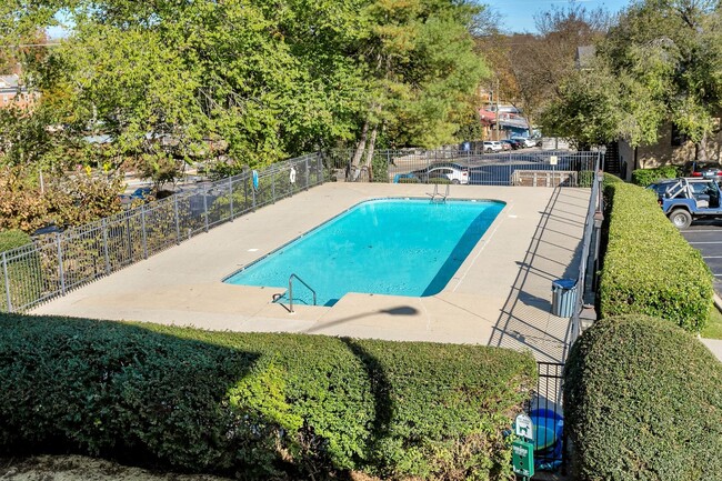 Building Photo - SYLVAN PARK CONDO!