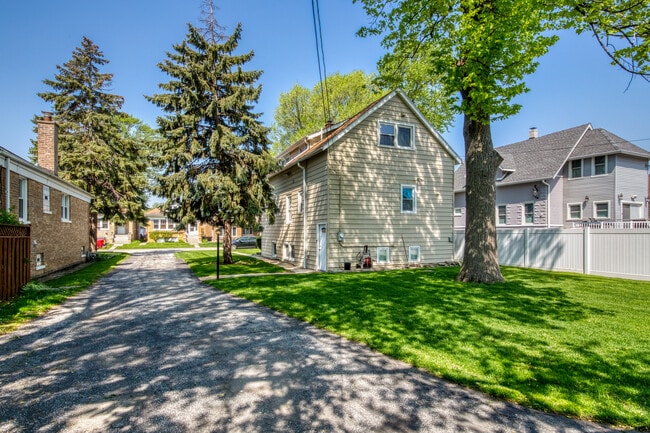 Building Photo - 3717 Highland Ave