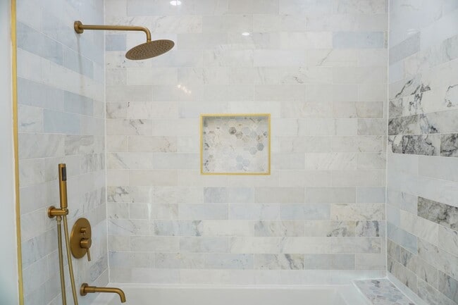 Foto del edificio - 1120 S Barrington Ave