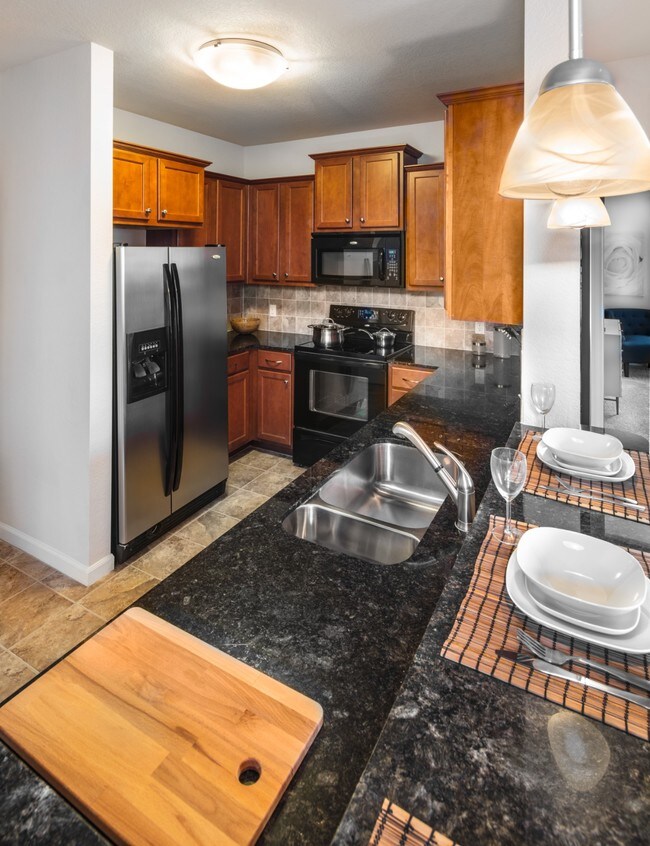 525 Avalon Park Apartments Orlando, FL