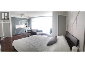 Building Photo - 161 W Georgia St