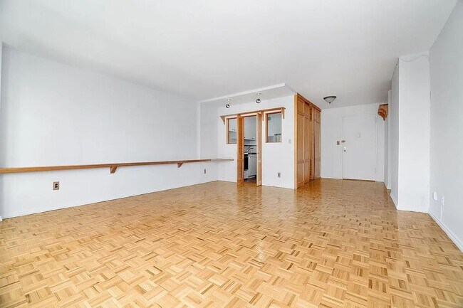 Building Photo - Spacious 1 Bedroom 1 Bathroom