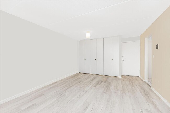 Foto del edificio - 1155 Warburton Ave