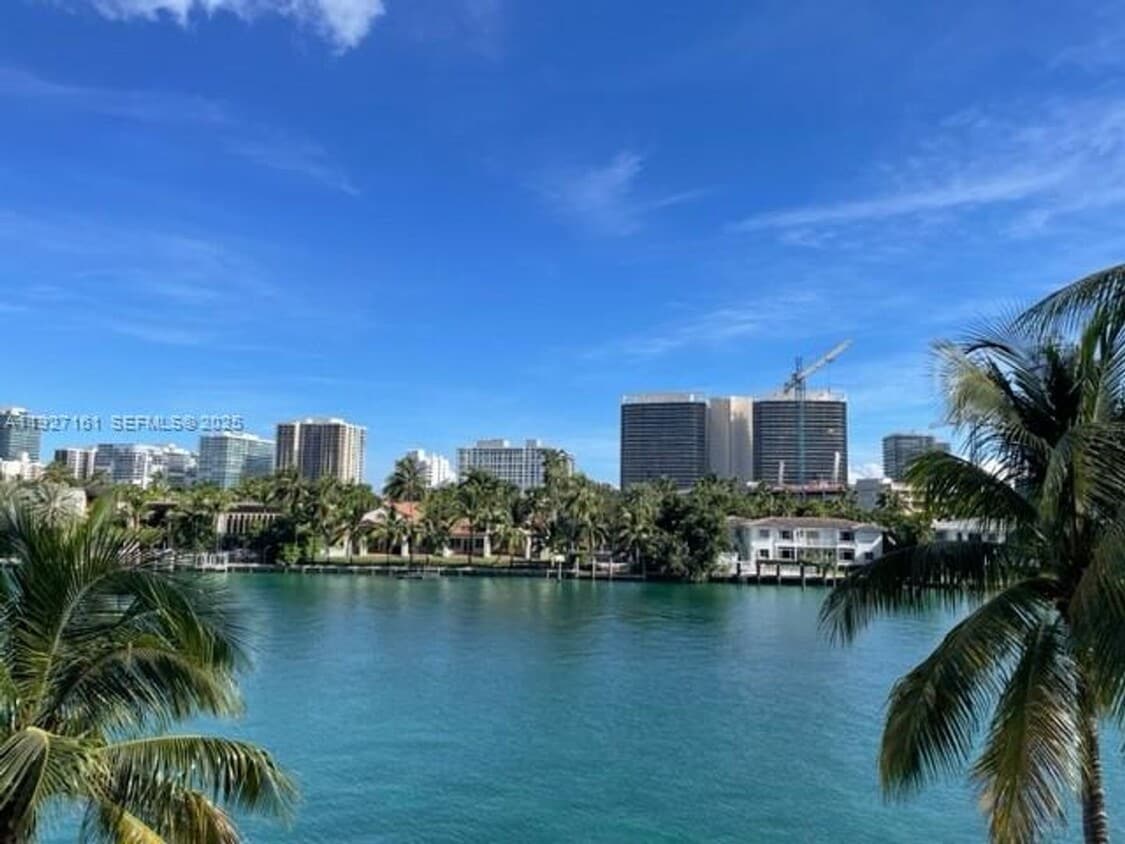 Photo - 9721 E Bay Harbor Dr unit 3C (A11927161)