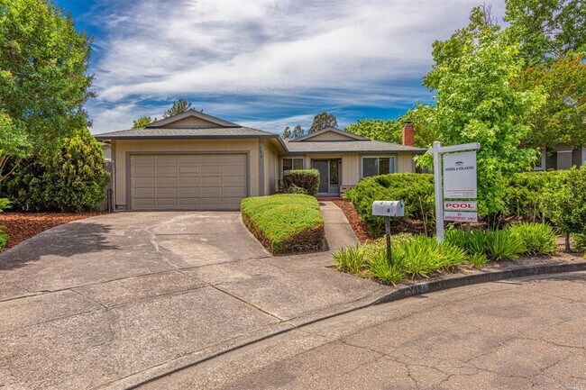 Building Photo - 2454 Dunaway Dr