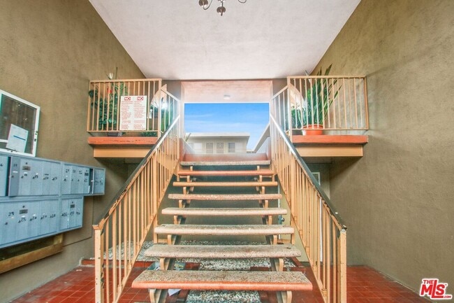 Foto del edificio - 14108 Doty Ave