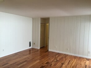 Building Photo - 3276 Ashford St