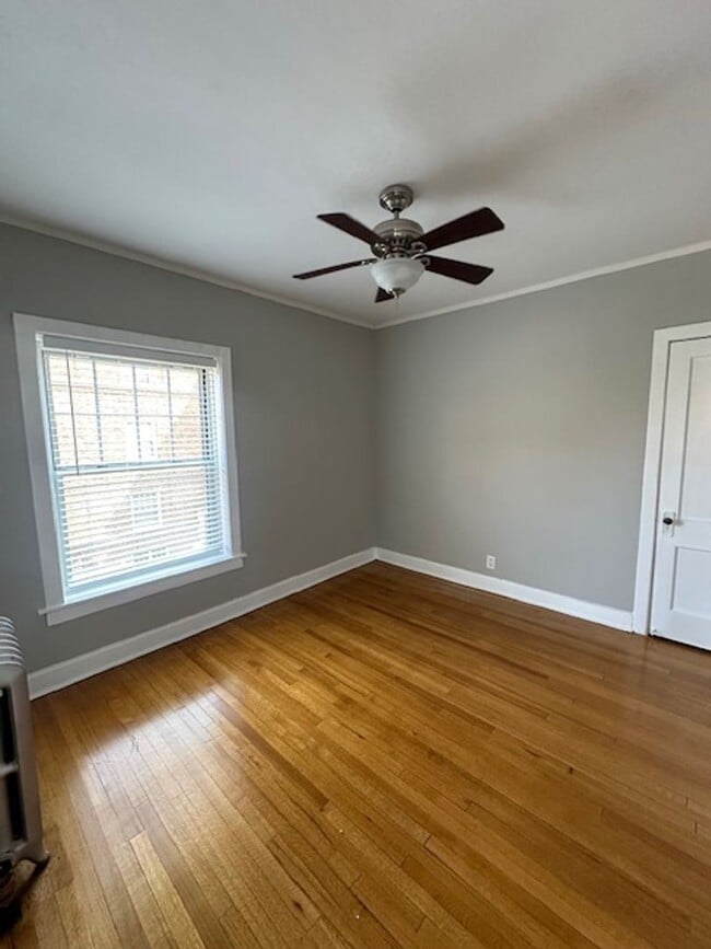 Foto del edificio - 5644 N. Ridge