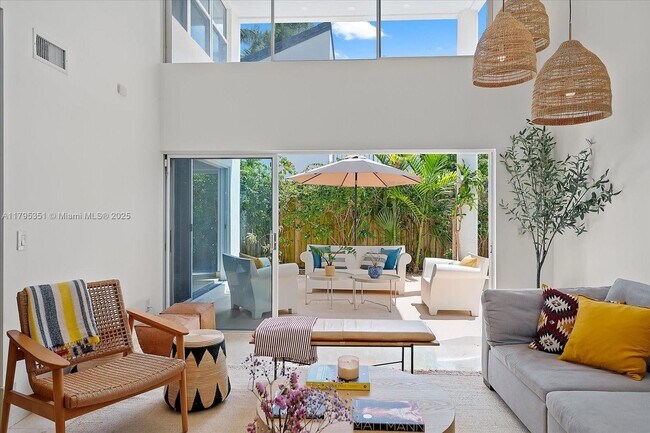 Foto del edificio - 2721 SW 22nd Ave
