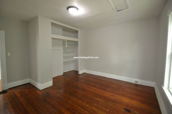 Foto del edificio - 310 E 16th St