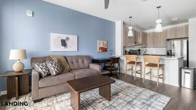 Building Photo - 2800 Milan Ct