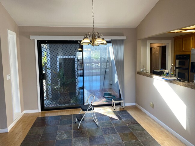 Foto del edificio - SINGLE STORY DOLLHOUSE IN DISCOVERY BAY'S ...