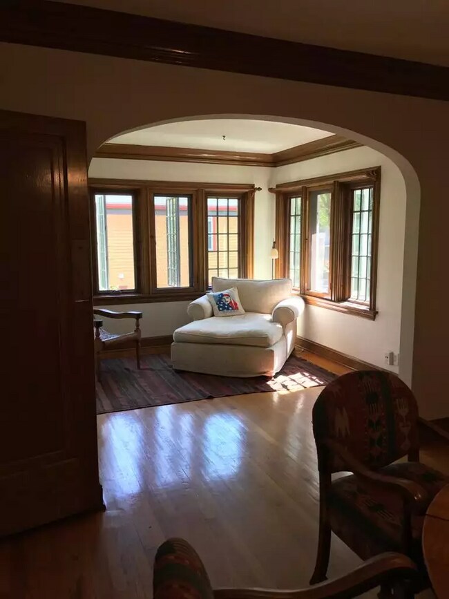 Sunroom - 2106 Kendall Avenue