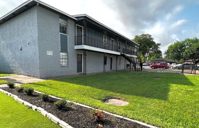 Foto del edificio - Hollyvale Apartments