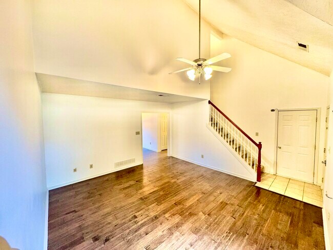 Foto del edificio - 2453 Prescott Ln