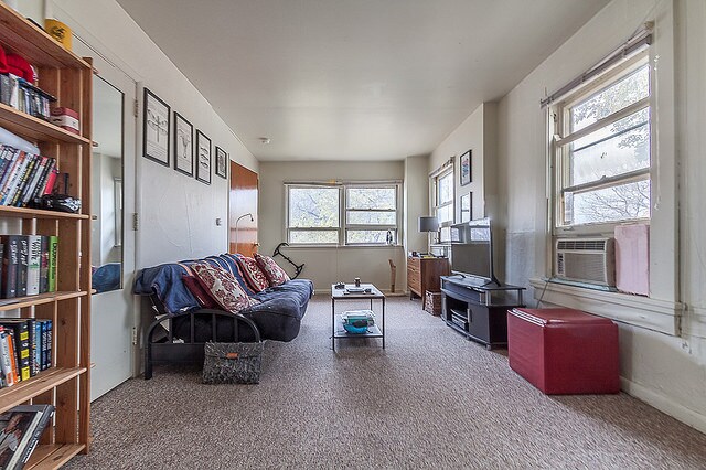 Primary Photo - 148 E Gorham St