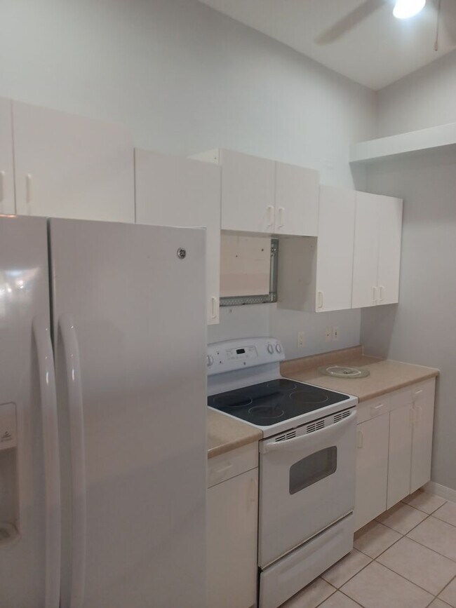 Foto del edificio - 4120-4122 SW 7th Pl
