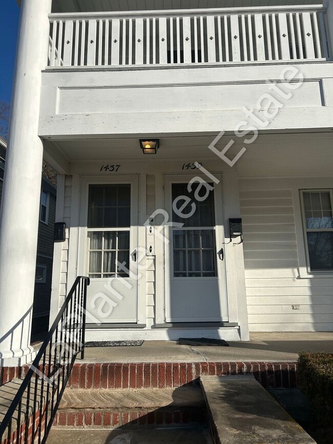 Foto del edificio - 1439 Vassar Dr