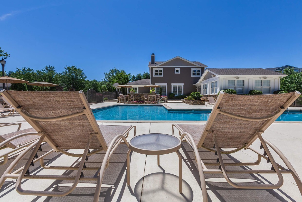 Seasons at Biltmore Lake Condominiums Rentals in Candler at 1000 Vista Lake Dr Candler, NC