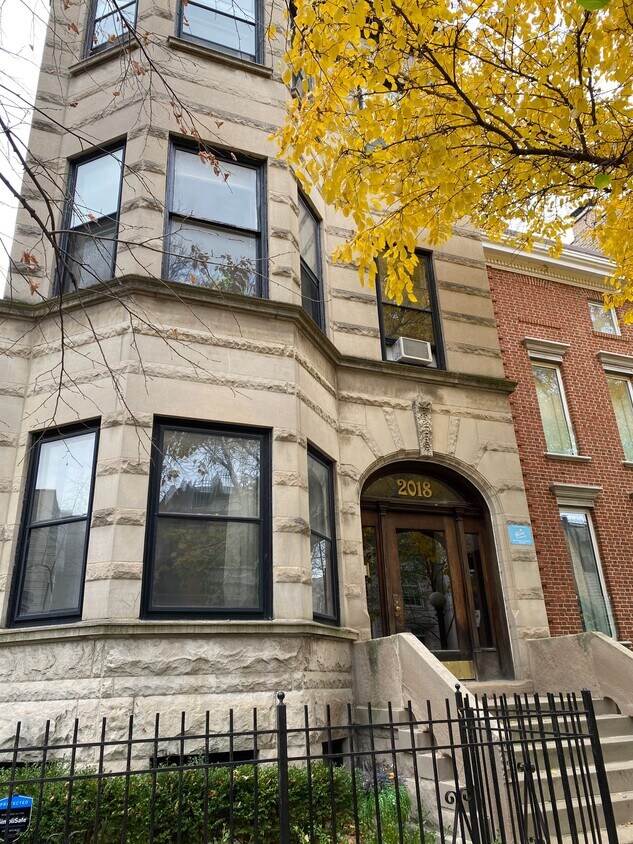 2018 N Mohawk St Unit 1, Chicago, IL 60614 Apartments in Chicago, IL