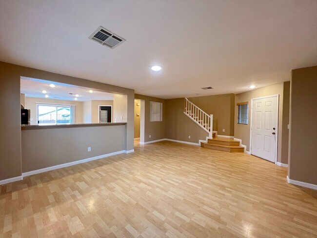 Foto del edificio - HUNTINGTON VILLAGE C UNIT 1 AT