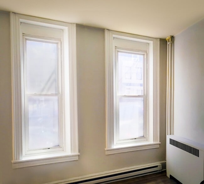 Foto del edificio - 720 W Market St