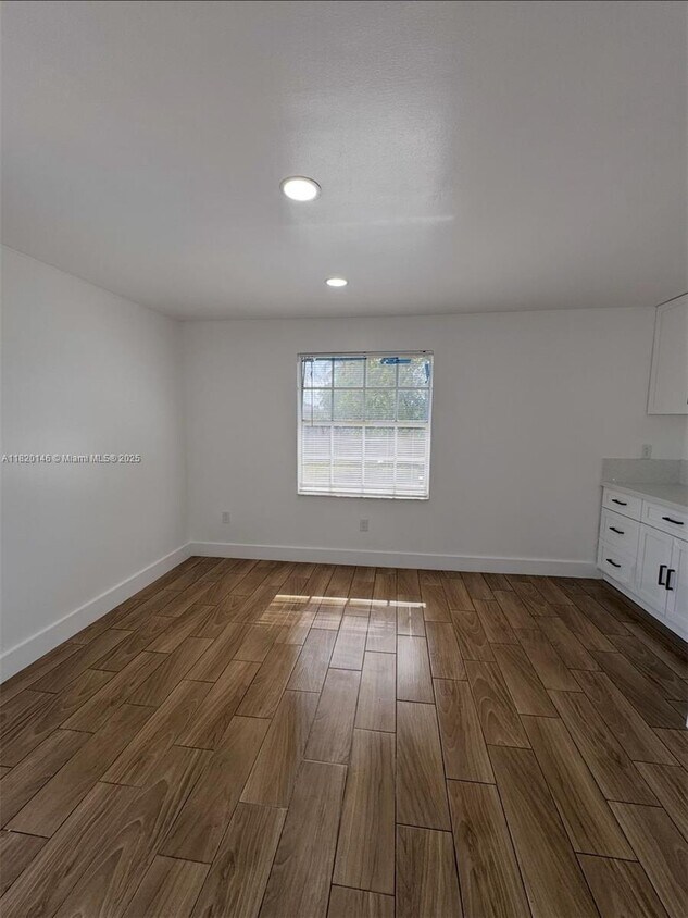 Foto principal - 617 NW 3rd Ave