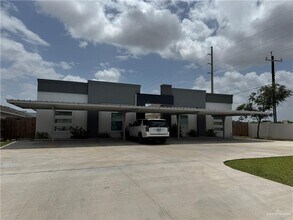 Building Photo - 10 S Mia Ln
