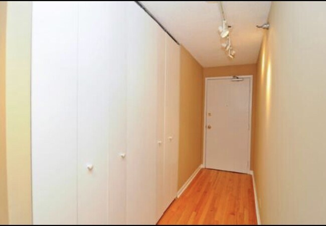 Entryway - 70 W Huron St