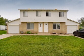 Building Photo - 672 E 950 S