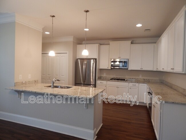 Building Photo - 408 Senate St