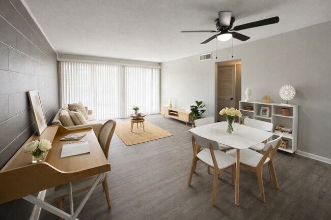 Interior Photo - Oasis at San Marco